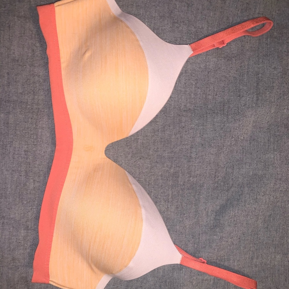 Victoria secret T-shirt bra